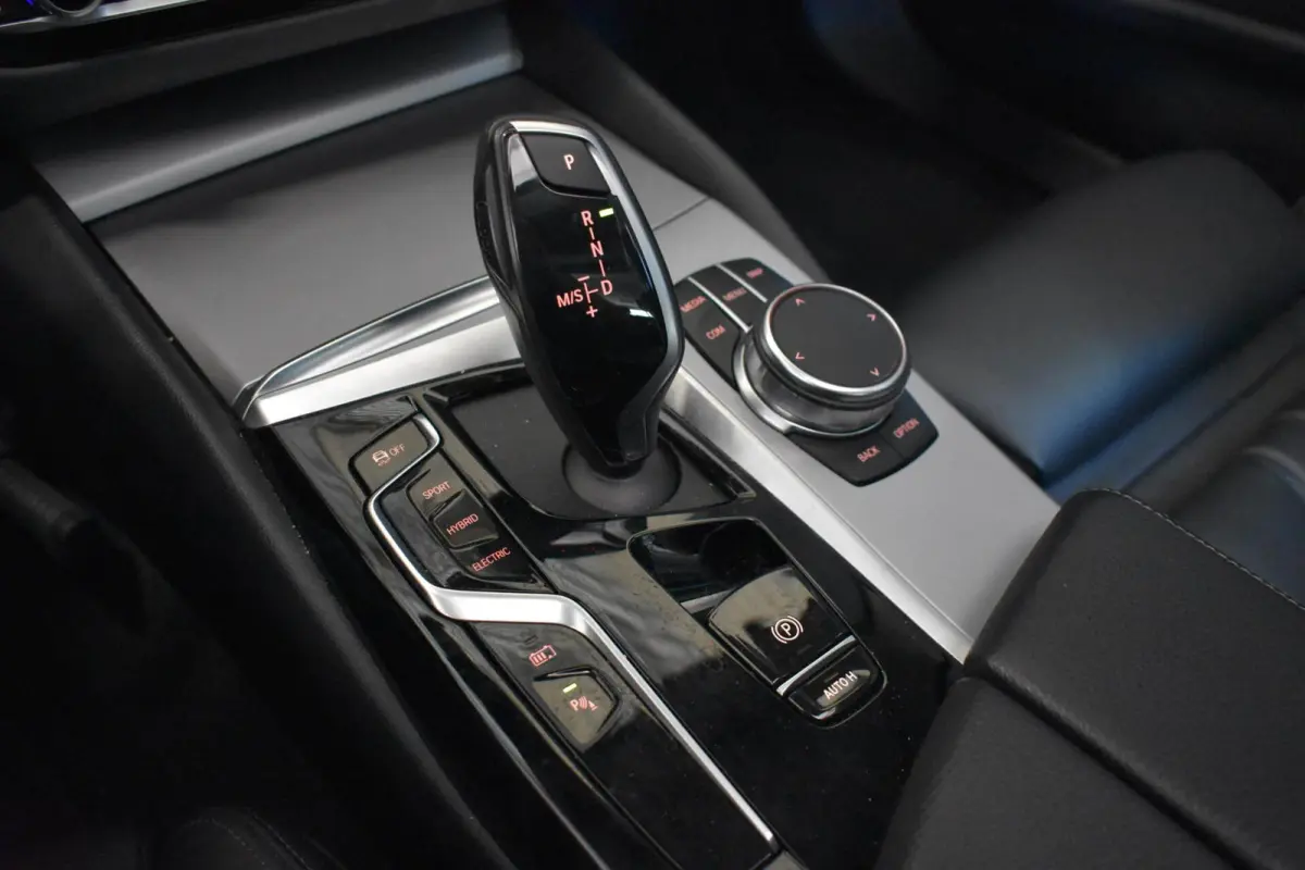 530e Business Edition Plus | Pano | Laser | Leder |