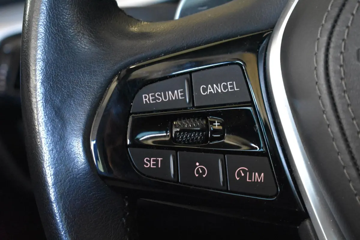 530e Business Edition Plus | Pano | Laser | Leder |