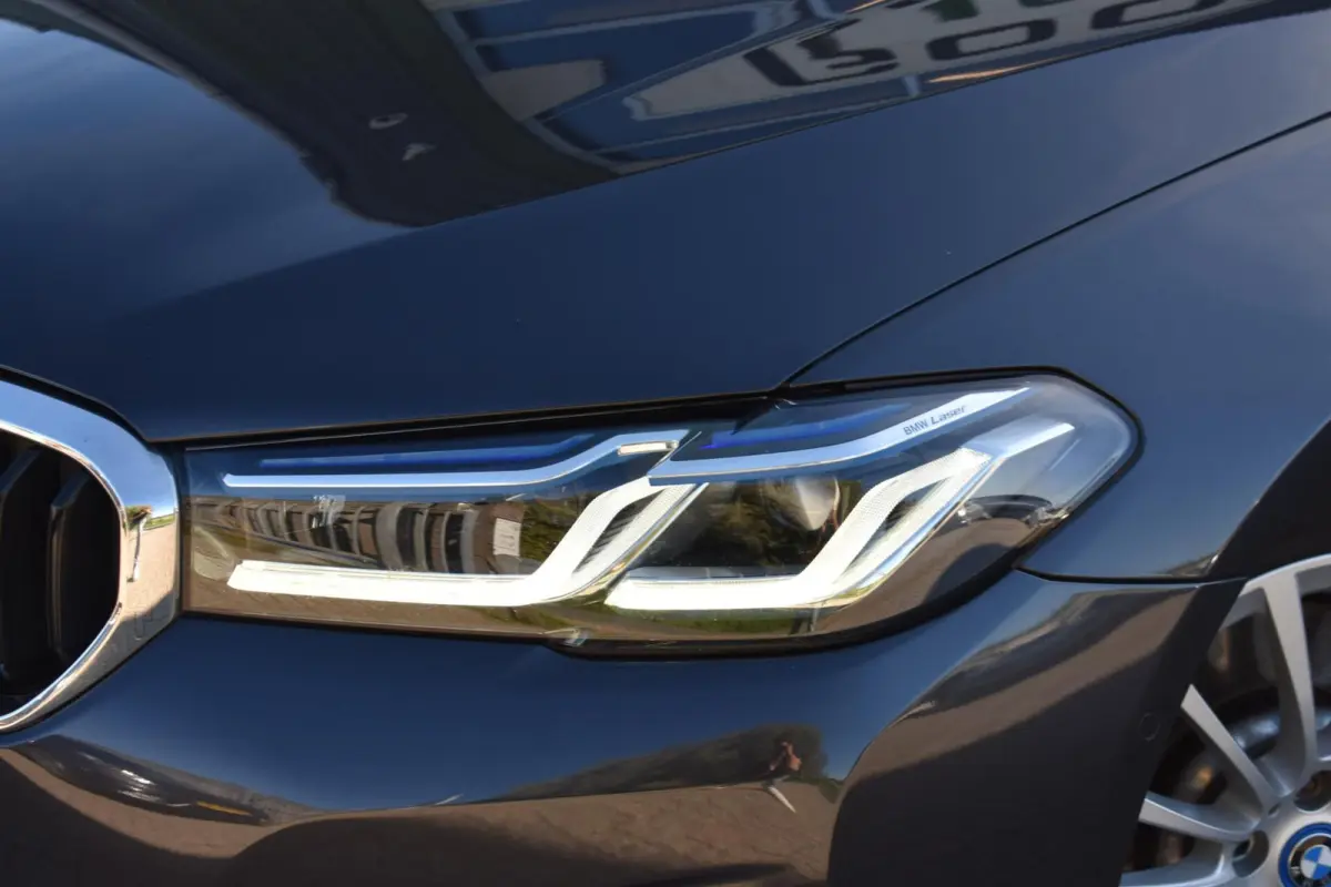 530e Business Edition Plus | Pano | Laser | Leder |