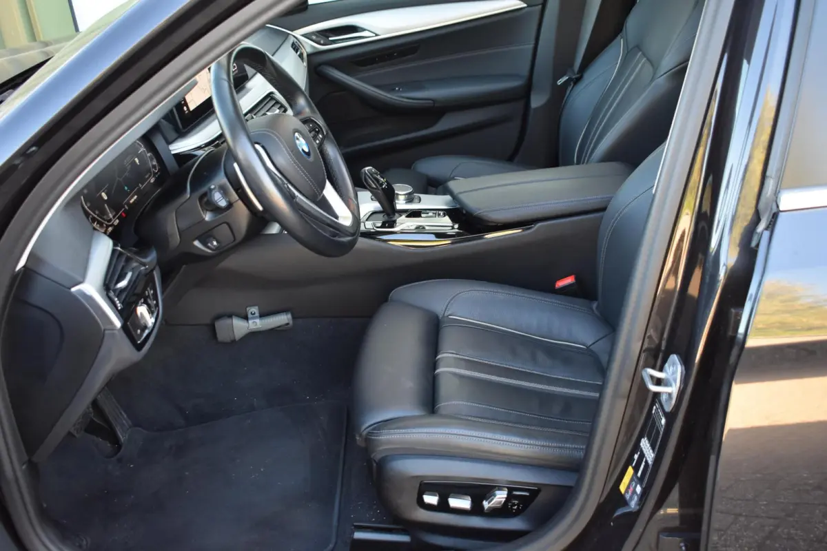 530e Business Edition Plus | Pano | Laser | Leder |