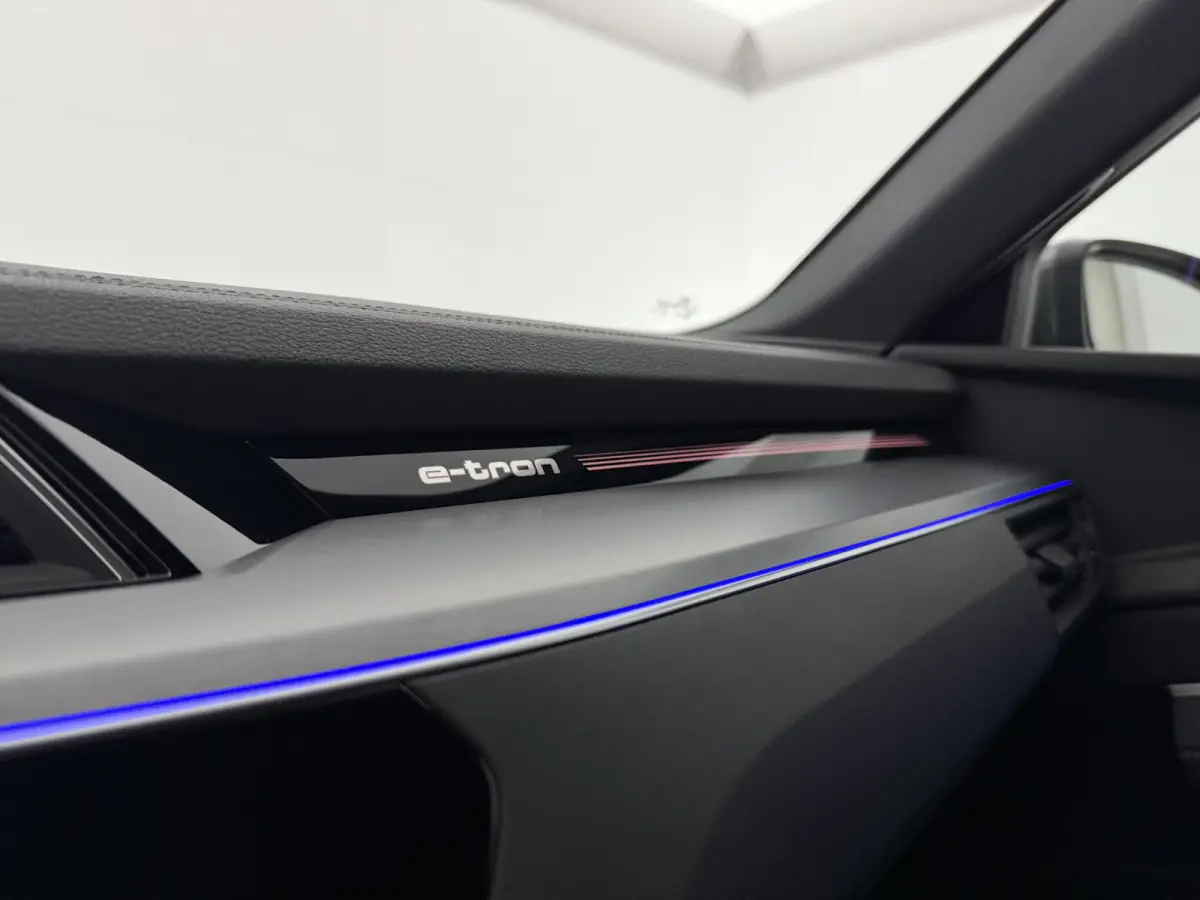 55 quattro S-Line 95 kWh | Snelladen | SOH 91% | Pano | Sfeer | Virtual | Memory | Camera | Cruise | Carplay | Trekhaak | NAP