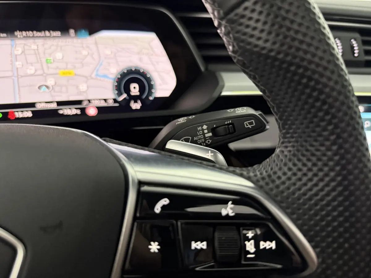 55 quattro S-Line 95 kWh | Snelladen | SOH 91% | Pano | Sfeer | Virtual | Memory | Camera | Cruise | Carplay | Trekhaak | NAP