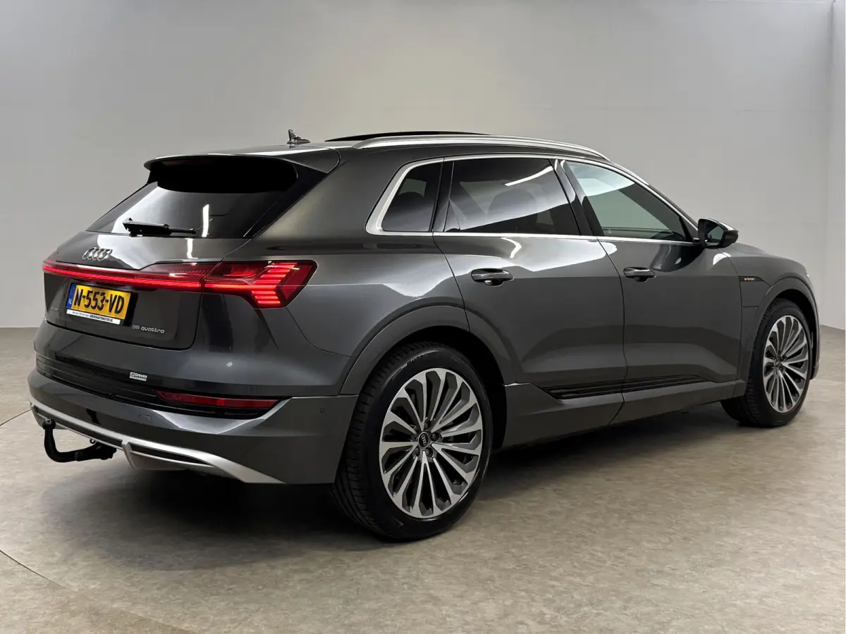 55 quattro S-Line 95 kWh | Snelladen | SOH 91% | Pano | Sfeer | Virtual | Memory | Camera | Cruise | Carplay | Trekhaak | NAP
