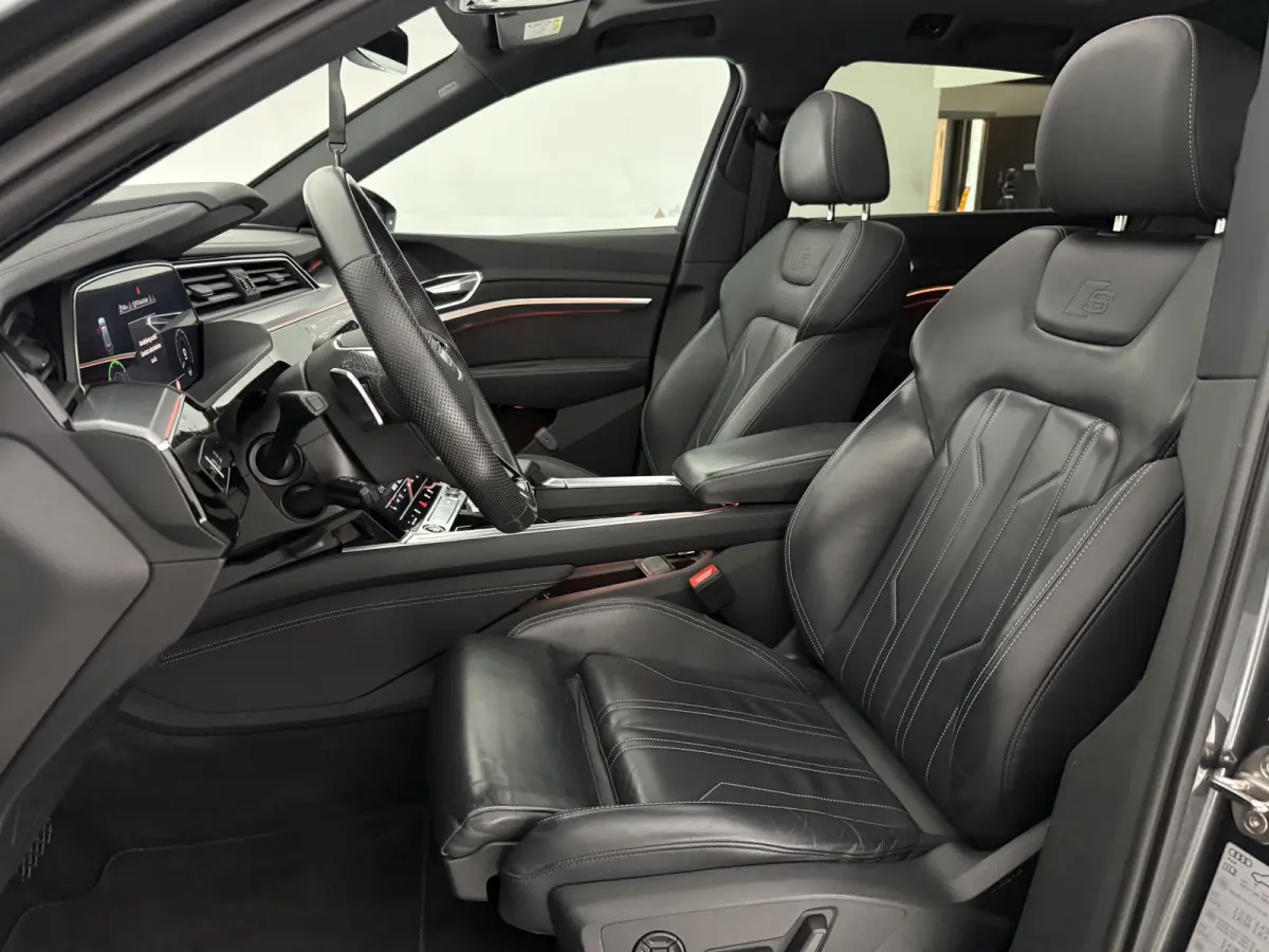 55 quattro S-Line 95 kWh | Snelladen | SOH 91% | Pano | Sfeer | Virtual | Memory | Camera | Cruise | Carplay | Trekhaak | NAP