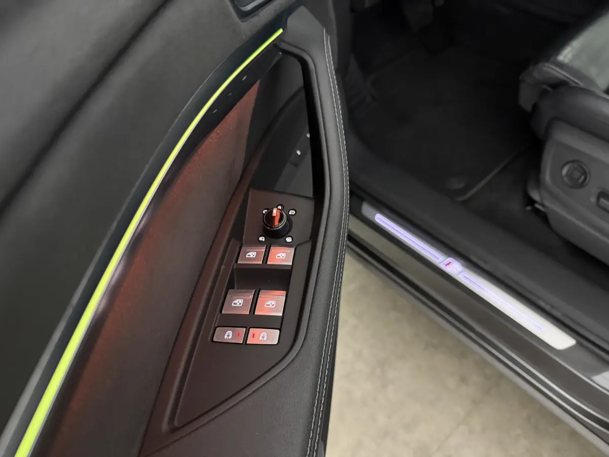 55 quattro S-Line 95 kWh | Snelladen | SOH 91% | Pano | Sfeer | Virtual | Memory | Camera | Cruise | Carplay | Trekhaak | NAP