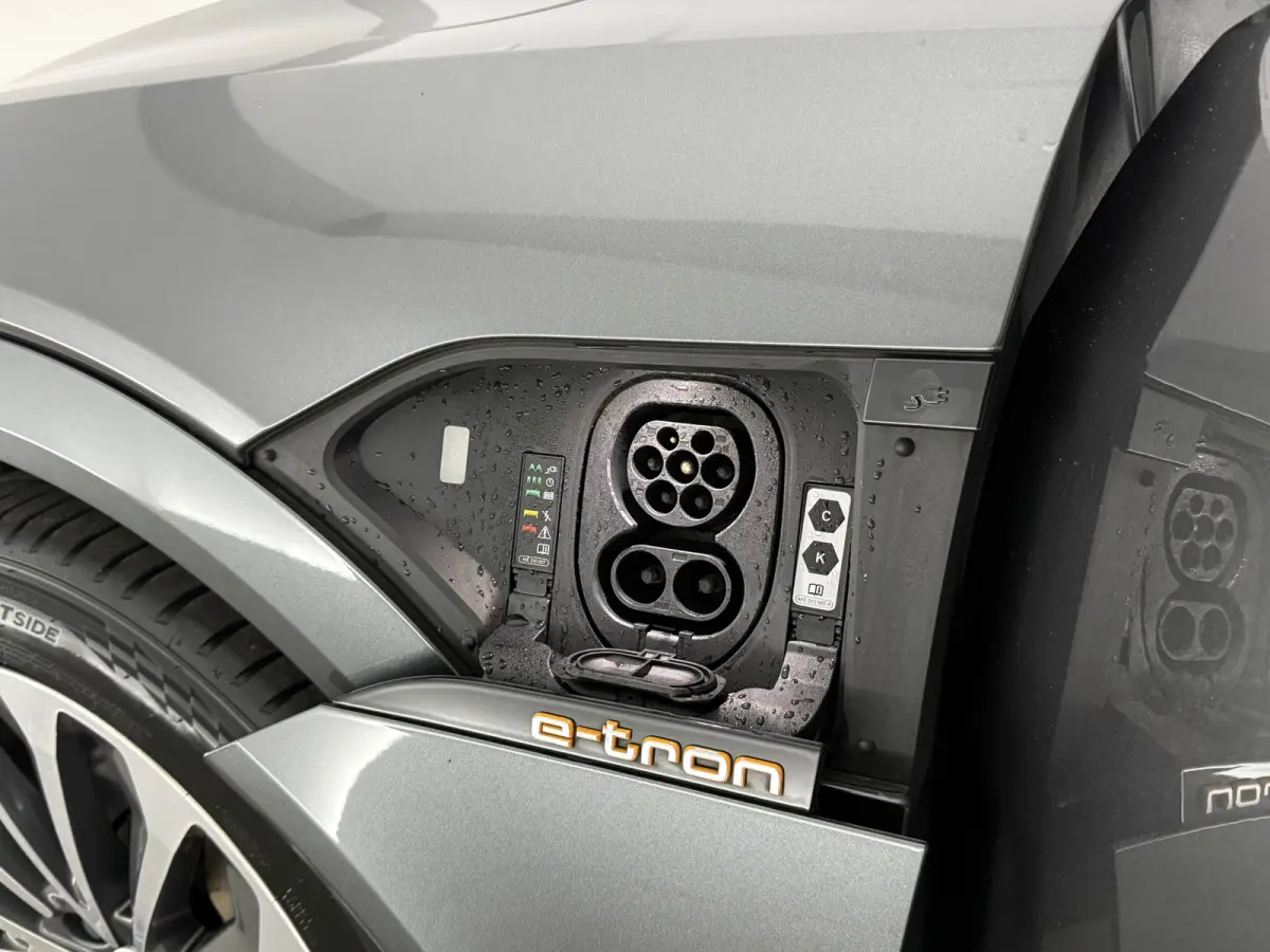 55 quattro S-Line 95 kWh | Snelladen | SOH 91% | Pano | Sfeer | Virtual | Memory | Camera | Cruise | Carplay | Trekhaak | NAP