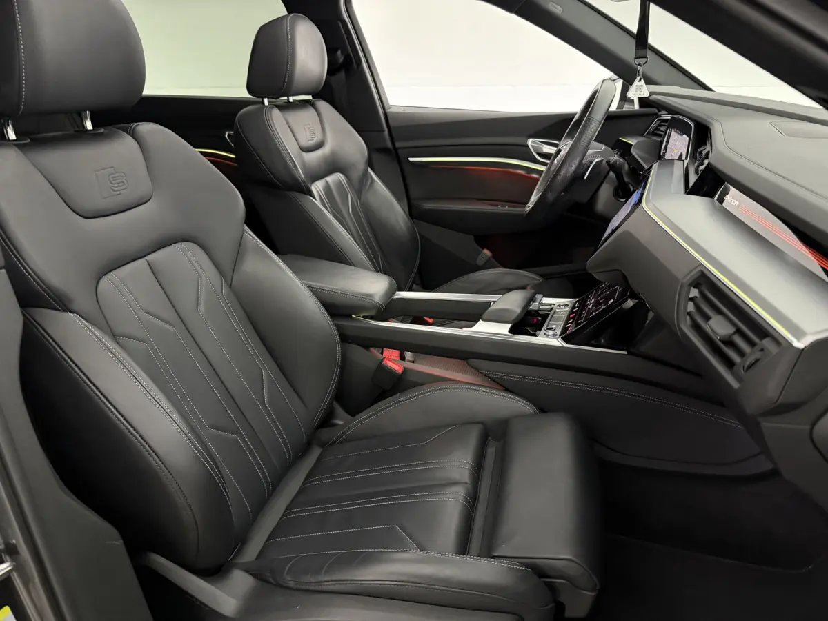 55 quattro S-Line 95 kWh | Snelladen | SOH 91% | Pano | Sfeer | Virtual | Memory | Camera | Cruise | Carplay | Trekhaak | NAP