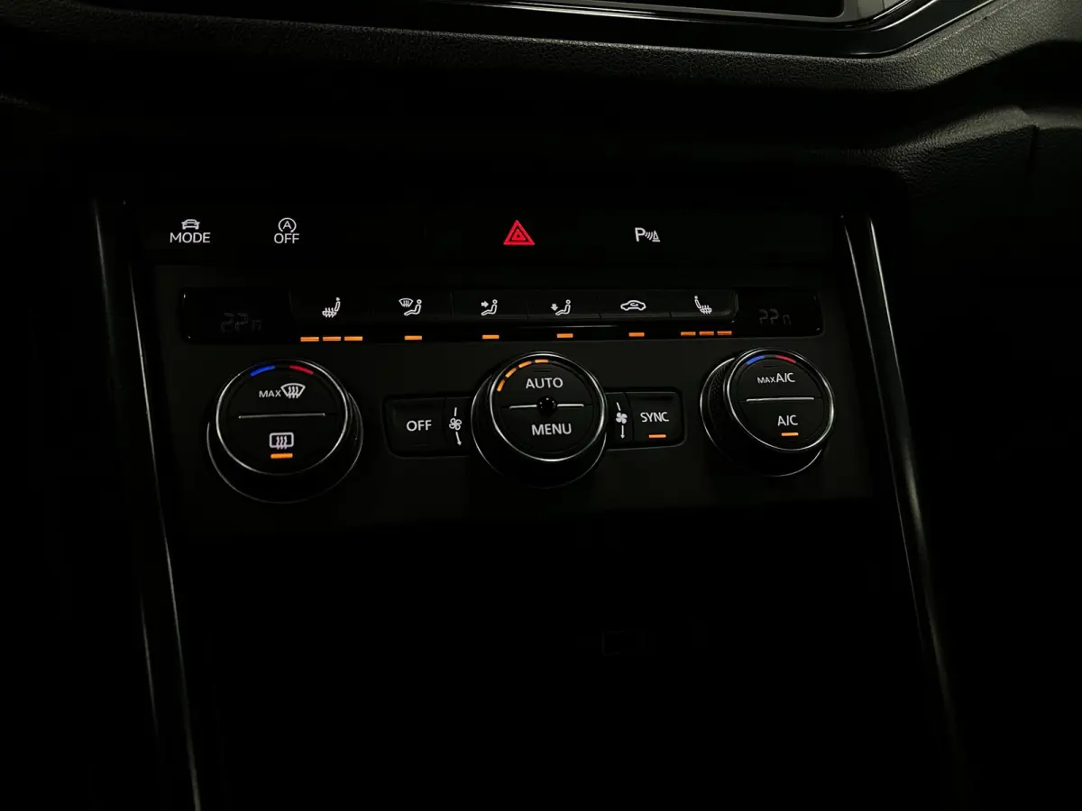 1.0 TSI | Stoelverw. | Clima | Carplay |