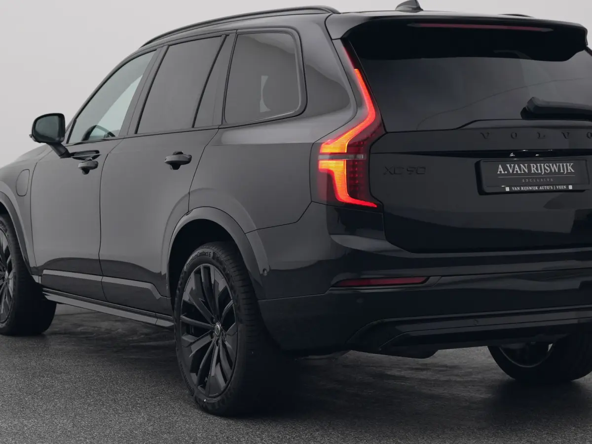 2.0 T8 Plug-in hybrid AWD Ultra Black Edition 7-Pers. | PANO | 360° | B&W | LUCHTVERING | STOELMASSAGE | STOELVENT. | STOEL- EN STUURVERW. | TREKHAAK