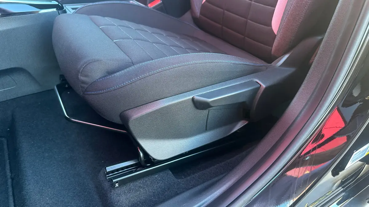 Business 113pk Comfort Range 44 kWh | Apple Carplay / Android Auto | Navigatie | Cruise Control | Parkeersensoren Achter | Lane Assist | Verkeersborden Herkenning | Anti Blokkeer Systeem | A