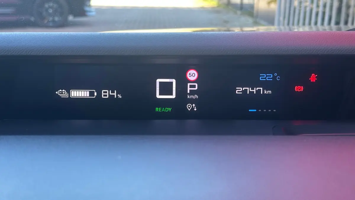 Business 113pk Comfort Range 44 kWh | Apple Carplay / Android Auto | Navigatie | Cruise Control | Parkeersensoren Achter | Lane Assist | Verkeersborden Herkenning | Anti Blokkeer Systeem | A