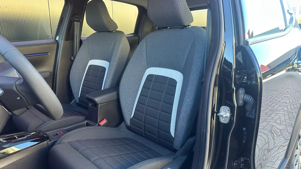 Business 113pk Comfort Range 44 kWh | Apple Carplay / Android Auto | Navigatie | Cruise Control | Parkeersensoren Achter | Lane Assist | Verkeersborden Herkenning | Anti Blokkeer Systeem | A