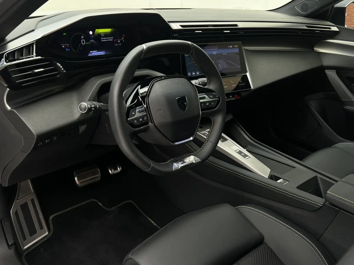 Plug-in Hybrid 225 GT | Automaat | Panoramadak | AGR Comfort Stoelen | Zeer luxe!