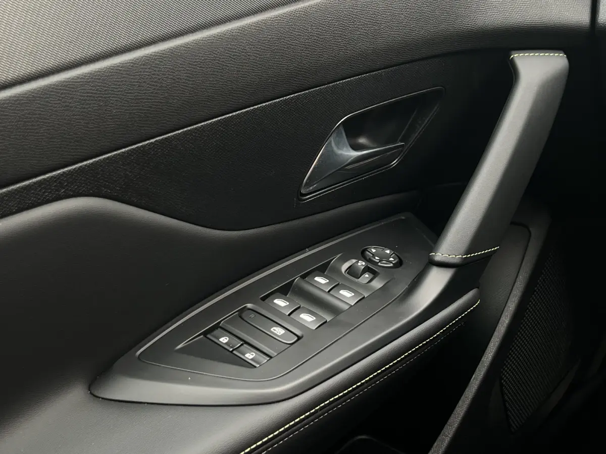 Plug-in Hybrid 225 GT | Automaat | Panoramadak | AGR Comfort Stoelen | Zeer luxe!