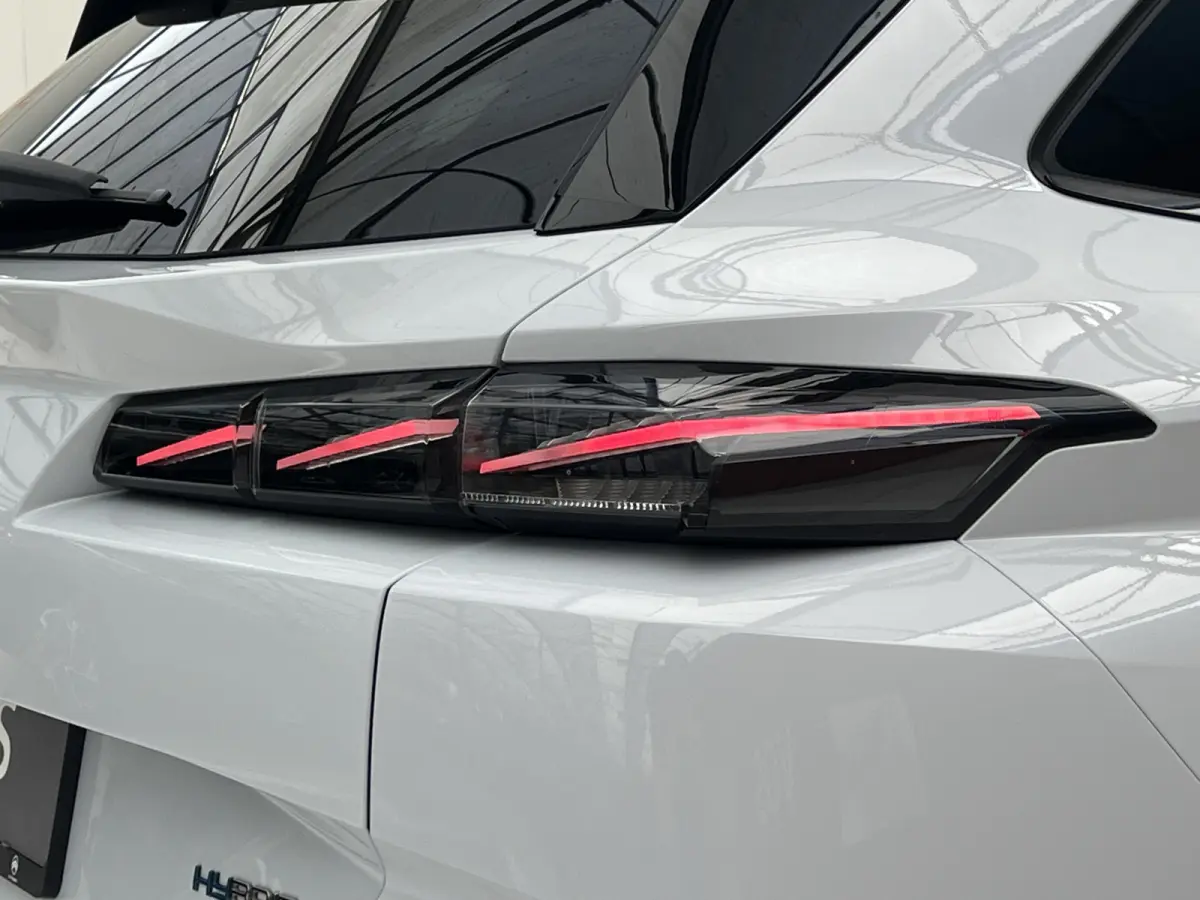 Plug-in Hybrid 225 GT | Automaat | Panoramadak | AGR Comfort Stoelen | Zeer luxe!
