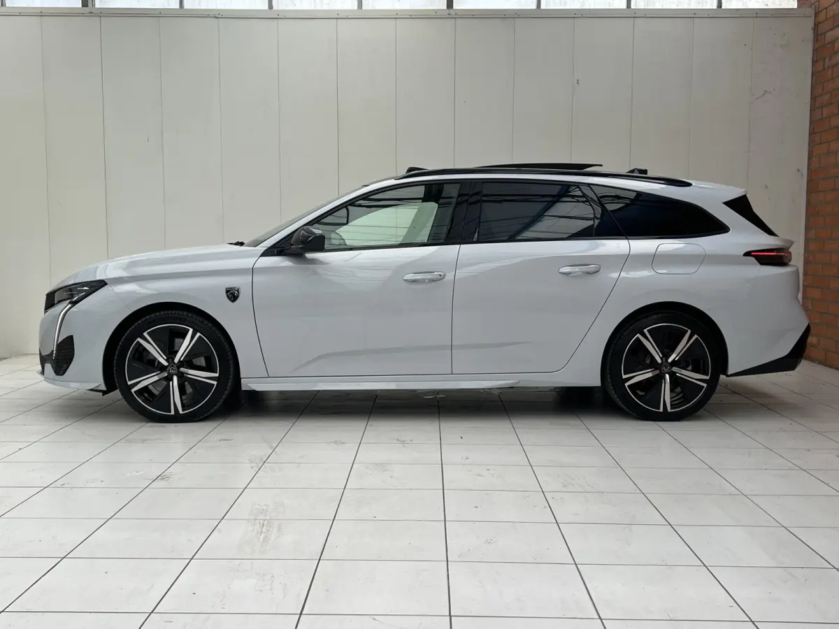 Plug-in Hybrid 225 GT | Automaat | Panoramadak | AGR Comfort Stoelen | Zeer luxe!