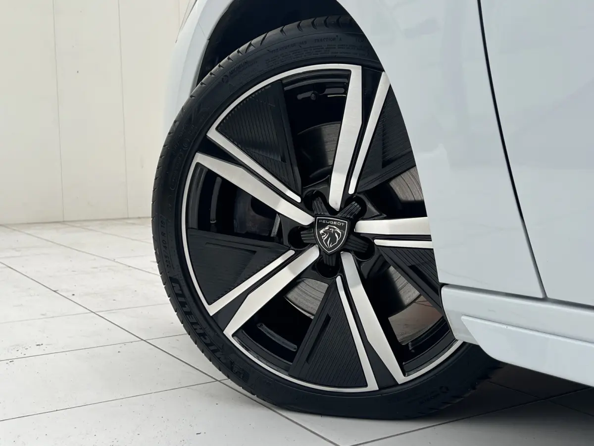 Plug-in Hybrid 225 GT | Automaat | Panoramadak | AGR Comfort Stoelen | Zeer luxe!