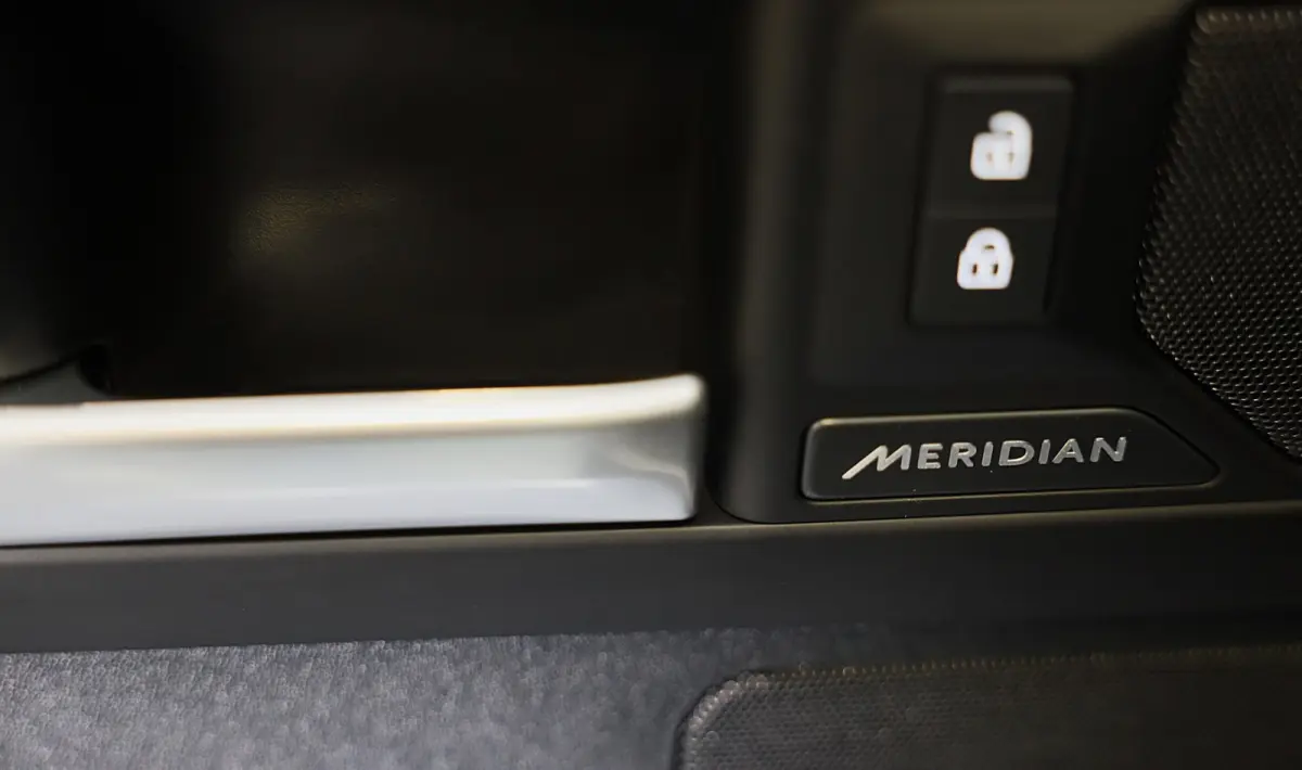 2.0 P300e 110 X-Dynamic SE FACELIFT / Memory / Leder / Meridian / Acc / 360 Camera / Open Panoramadak