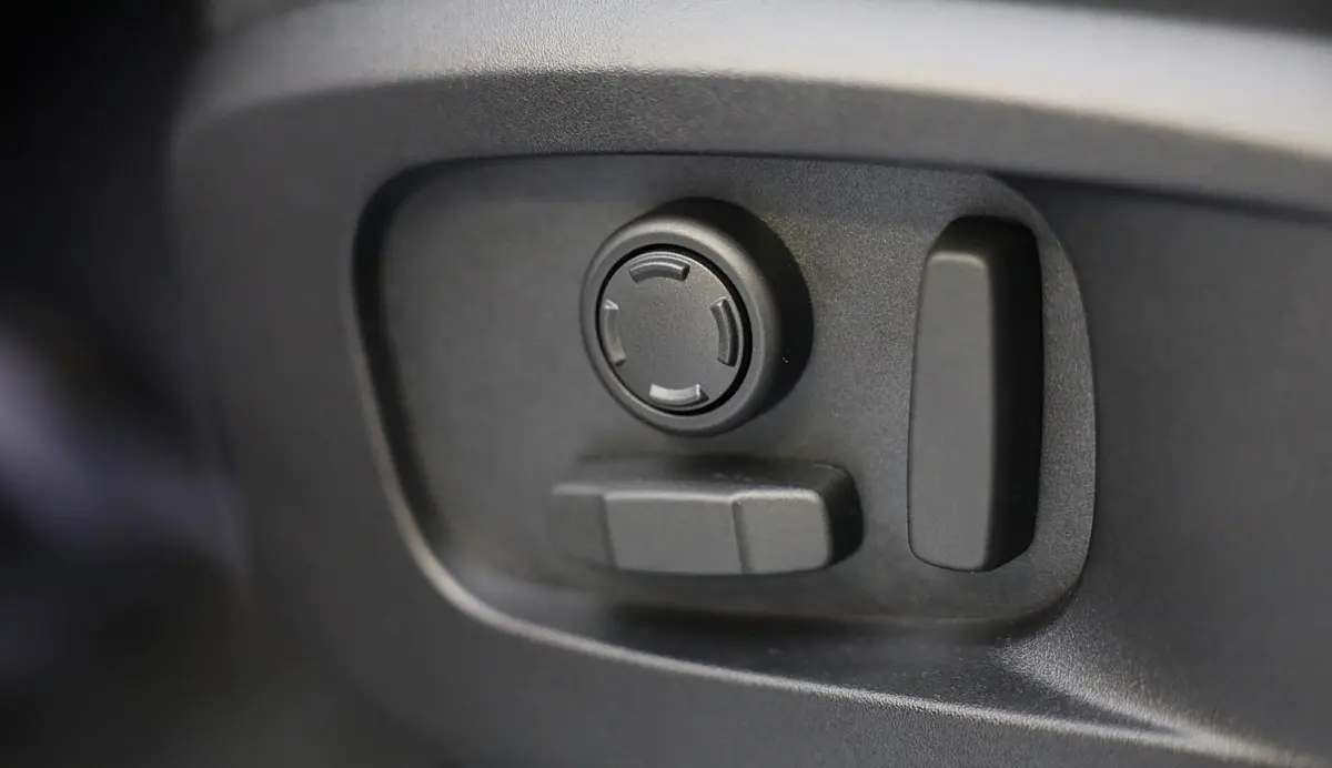 2.0 P300e 110 X-Dynamic SE FACELIFT / Memory / Leder / Meridian / Acc / 360 Camera / Open Panoramadak