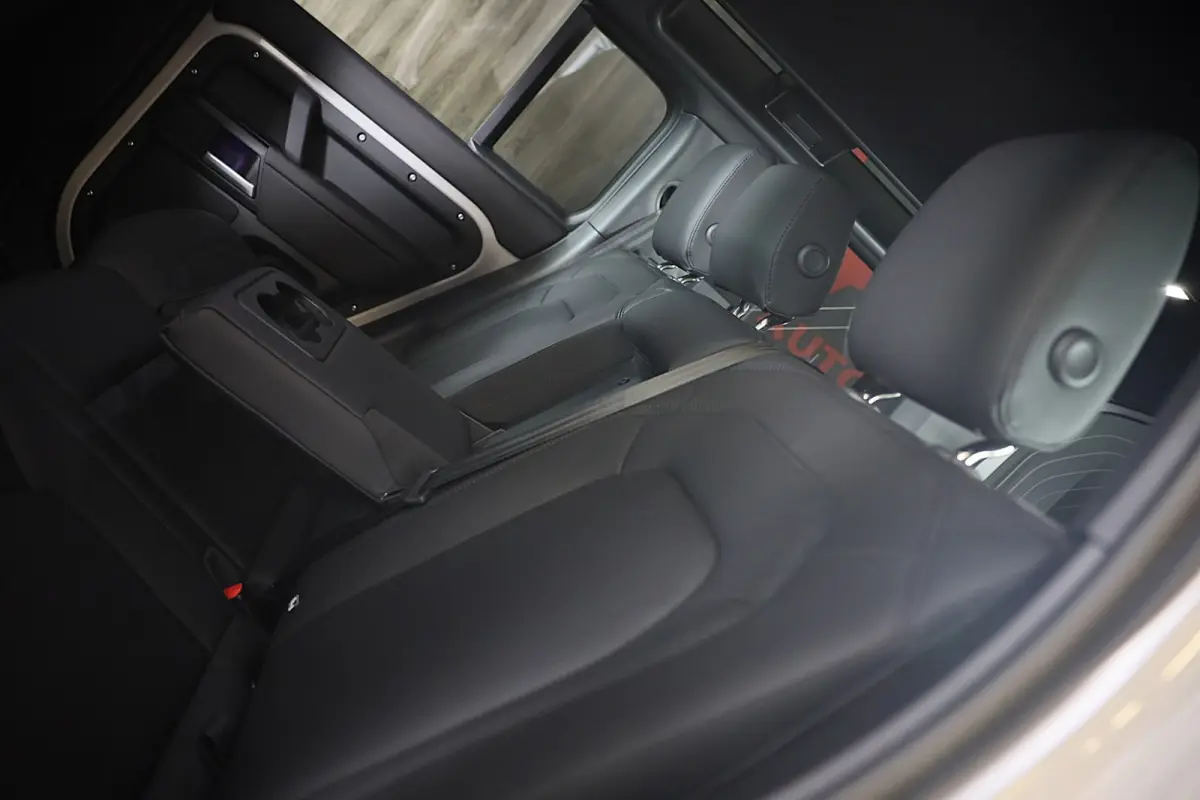2.0 P300e 110 X-Dynamic SE FACELIFT / Memory / Leder / Meridian / Acc / 360 Camera / Open Panoramadak