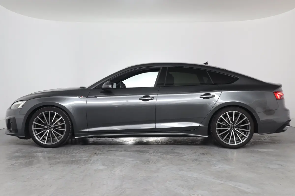 40 TFSI S edition | S-Line | Adaptive Cruise | Trekhaak Wegkl. | Stoelverwarming | Keyless | Camera | Elektr Achterklep | S-Line