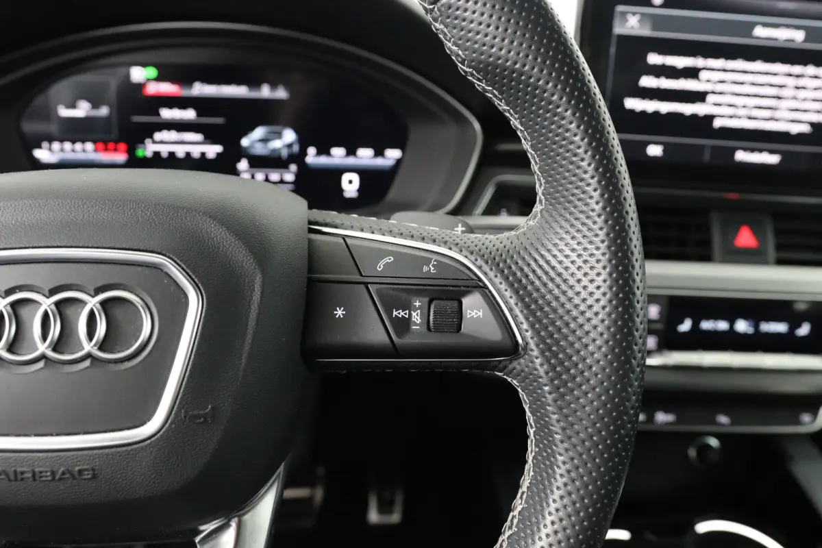 40 TFSI S edition | S-Line | Adaptive Cruise | Trekhaak Wegkl. | Stoelverwarming | Keyless | Camera | Elektr Achterklep | S-Line