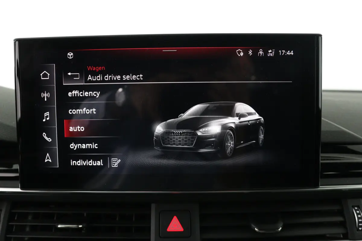 40 TFSI S edition | S-Line | Adaptive Cruise | Trekhaak Wegkl. | Stoelverwarming | Keyless | Camera | Elektr Achterklep | S-Line