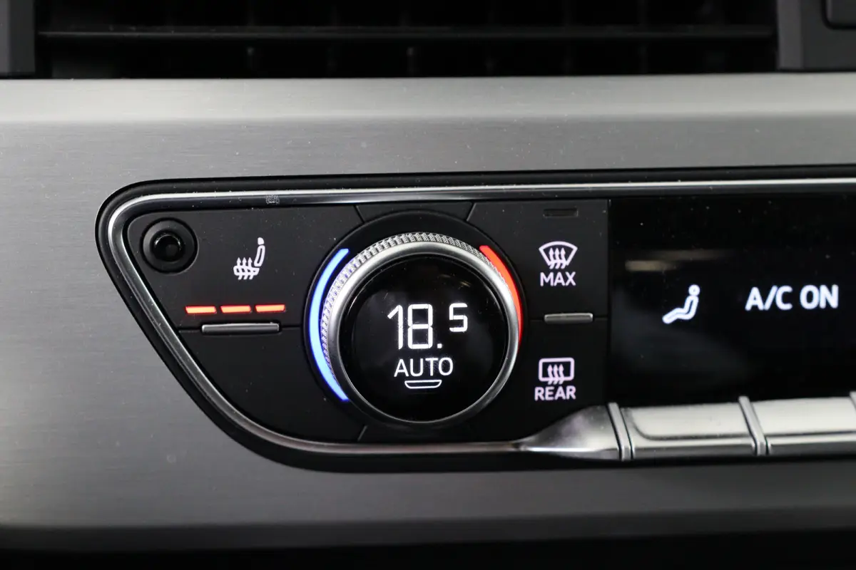 40 TFSI S edition | S-Line | Adaptive Cruise | Trekhaak Wegkl. | Stoelverwarming | Keyless | Camera | Elektr Achterklep | S-Line
