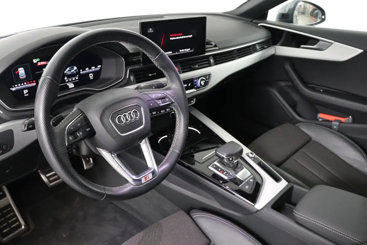 40 TFSI S edition | S-Line | Adaptive Cruise | Trekhaak Wegkl. | Stoelverwarming | Keyless | Camera | Elektr Achterklep | S-Line