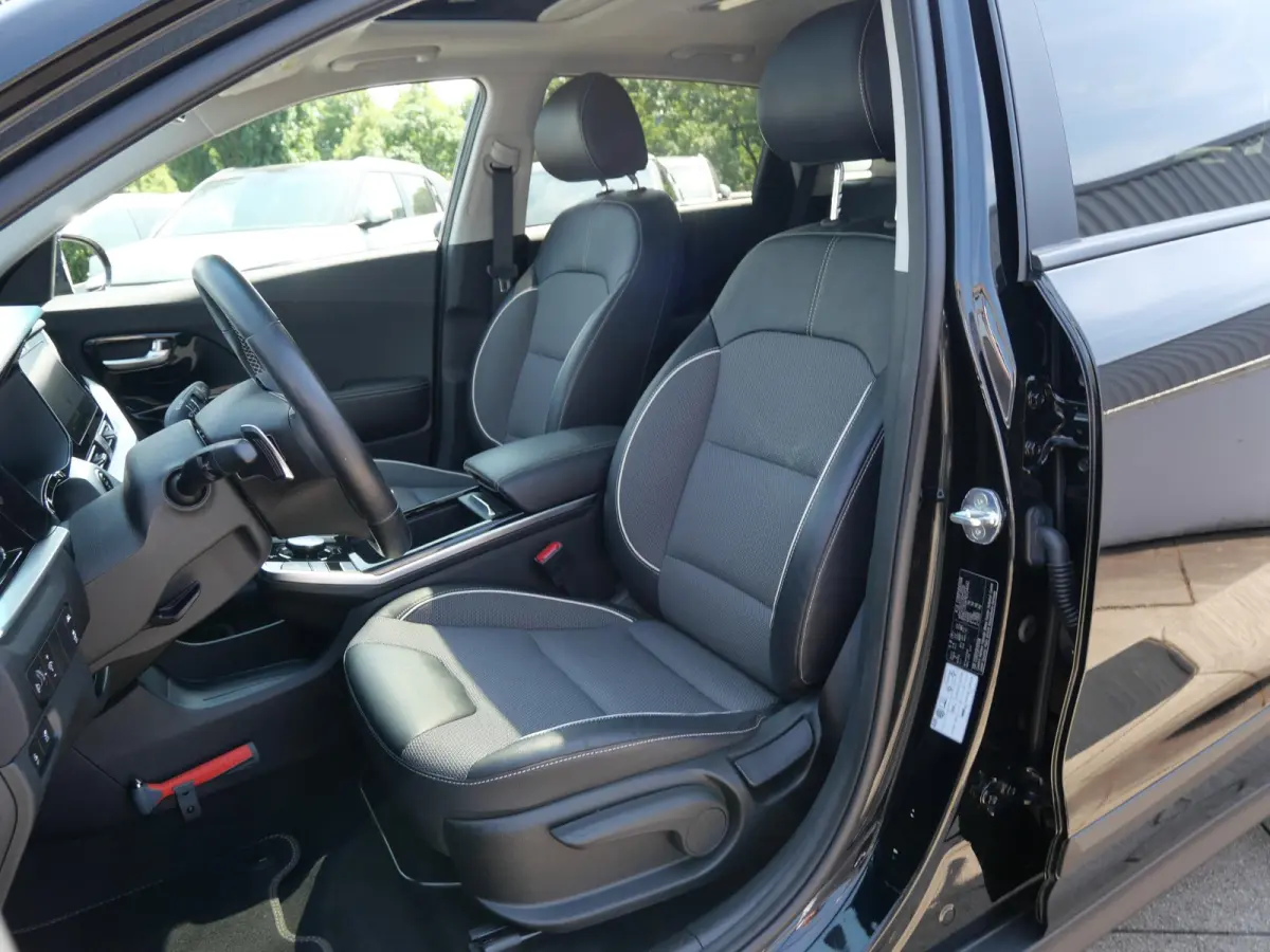 DynamicPlusLine 64 kWh | SOH 96,8% | 3Fase | Cruise | Schuif-kanteldak | Navi | keyless | Carplay |