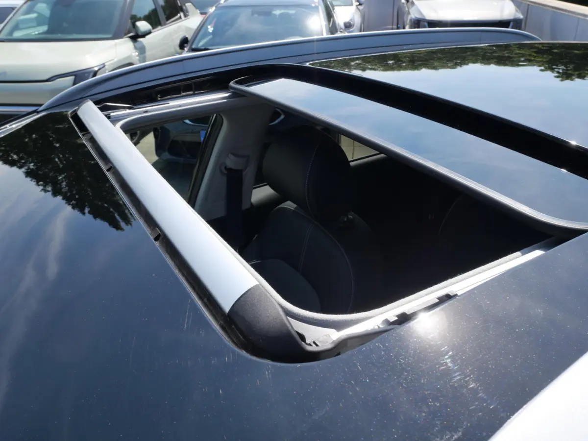 DynamicPlusLine 64 kWh | SOH 96,8% | 3Fase | Cruise | Schuif-kanteldak | Navi | keyless | Carplay |