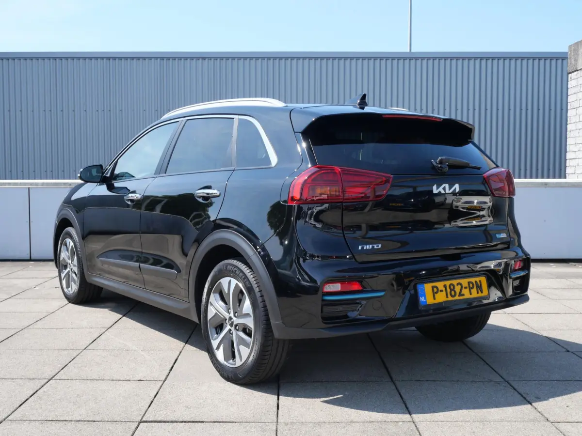 DynamicPlusLine 64 kWh | SOH 96,8% | 3Fase | Cruise | Schuif-kanteldak | Navi | keyless | Carplay |