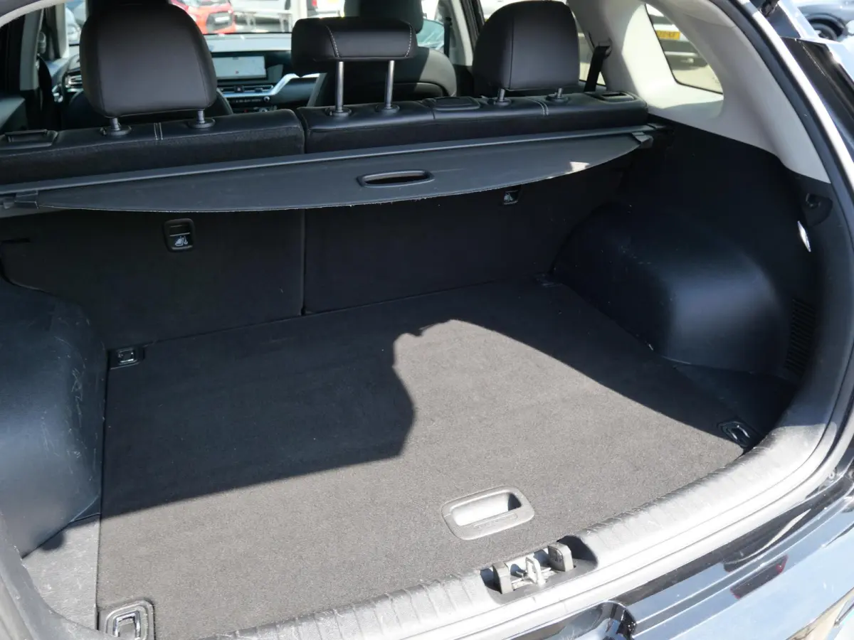 DynamicPlusLine 64 kWh | SOH 96,8% | 3Fase | Cruise | Schuif-kanteldak | Navi | keyless | Carplay |