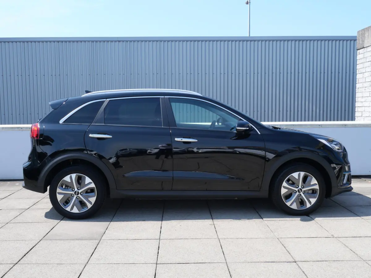 DynamicPlusLine 64 kWh | SOH 96,8% | 3Fase | Cruise | Schuif-kanteldak | Navi | keyless | Carplay |