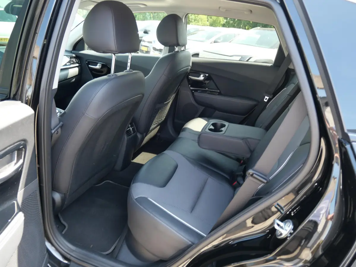 DynamicPlusLine 64 kWh | SOH 96,8% | 3Fase | Cruise | Schuif-kanteldak | Navi | keyless | Carplay |
