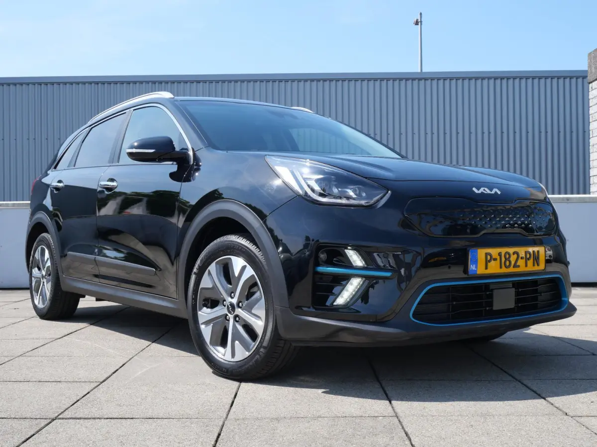 DynamicPlusLine 64 kWh | SOH 96,8% | 3Fase | Cruise | Schuif-kanteldak | Navi | keyless | Carplay |