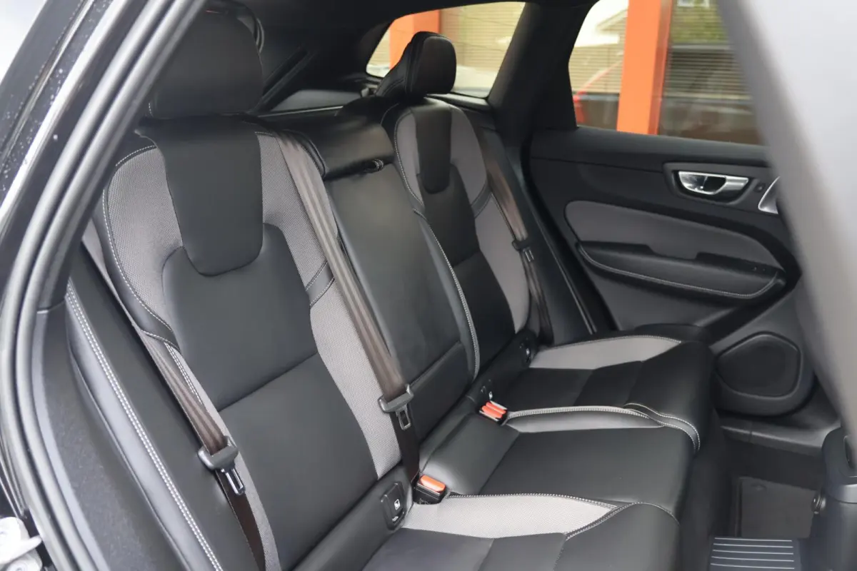 T8 Recharge AWD HEICO Black Edition | Stoelverwarming | Trekhaak | Panoramadak | HUD | 360° Camera | B&W | BLIS | Pilot Assist | Full Options