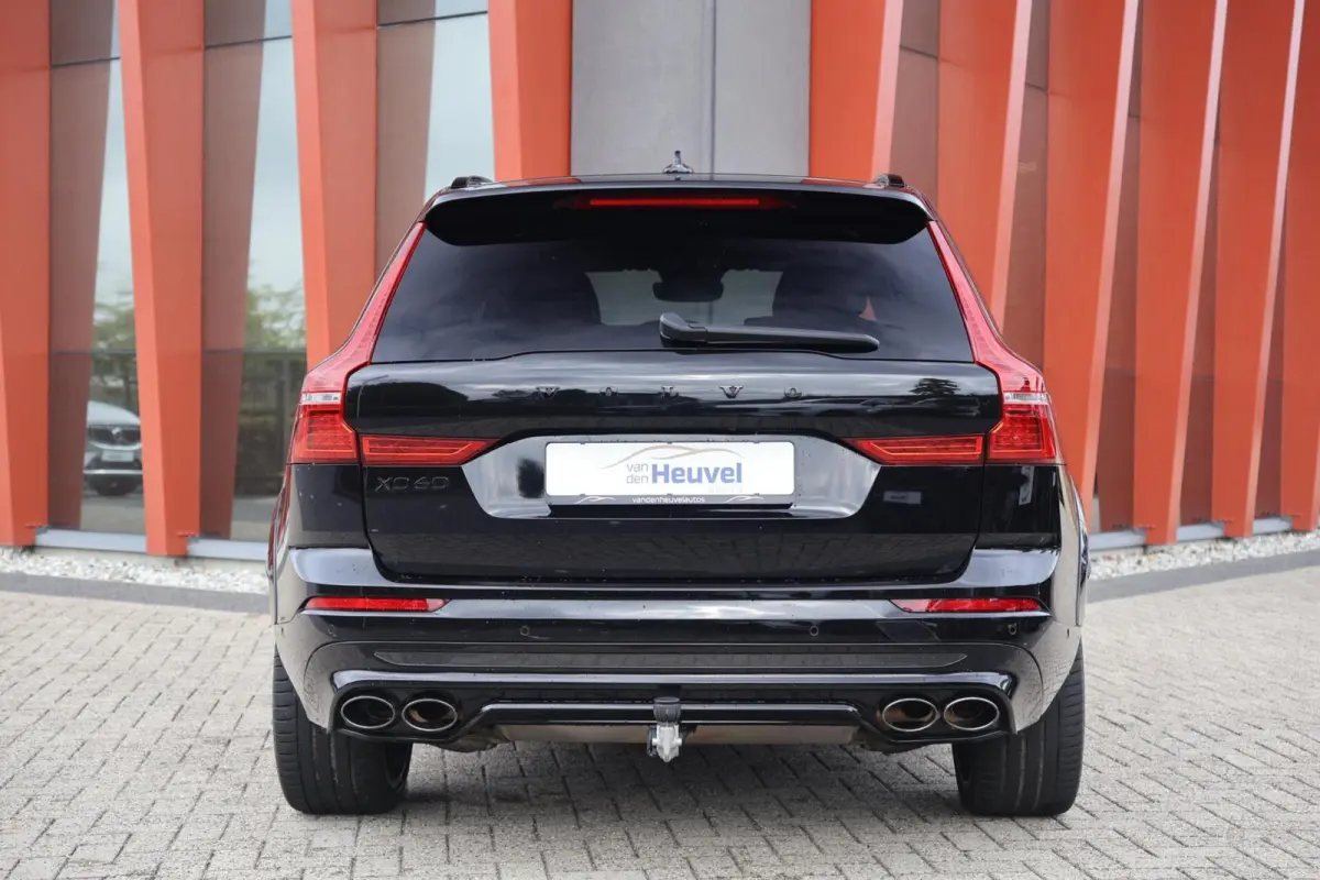 T8 Recharge AWD HEICO Black Edition | Stoelverwarming | Trekhaak | Panoramadak | HUD | 360° Camera | B&W | BLIS | Pilot Assist | Full Options