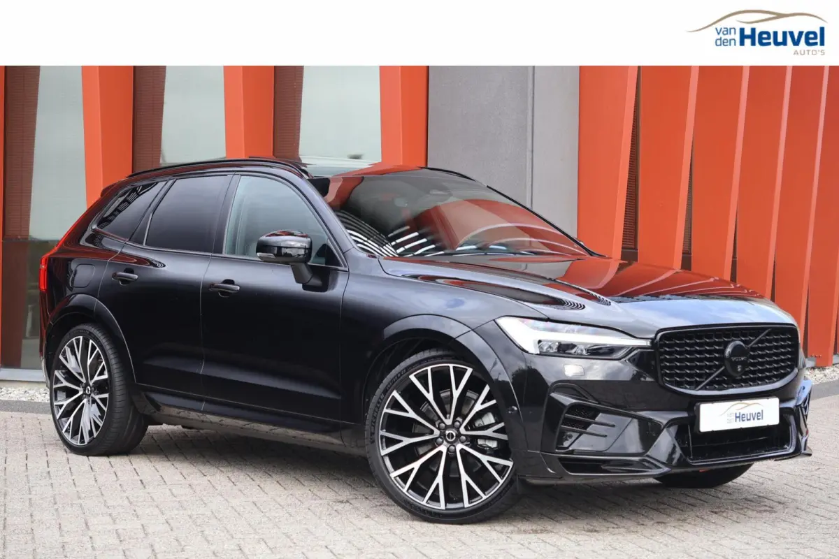 T8 Recharge AWD HEICO Black Edition | Stoelverwarming | Trekhaak | Panoramadak | HUD | 360° Camera | B&W | BLIS | Pilot Assist | Full Options