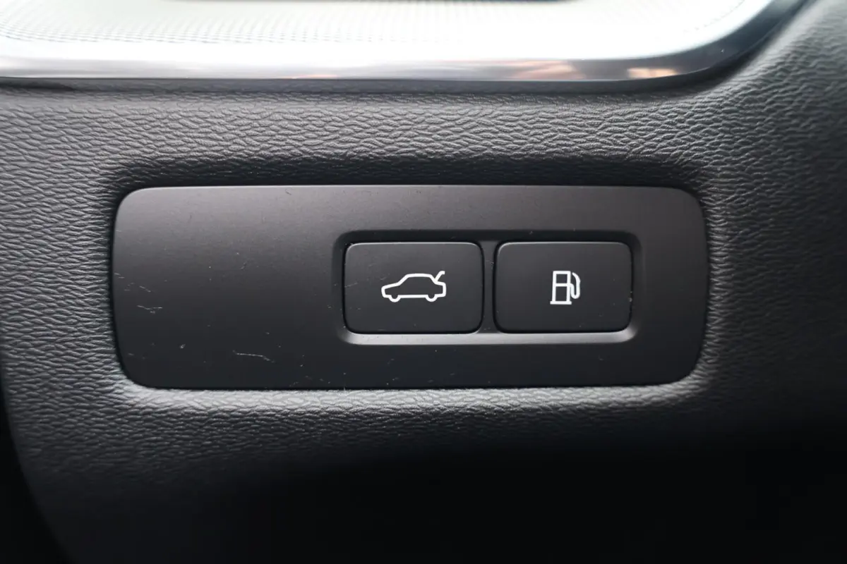 T8 Recharge AWD HEICO Black Edition | Stoelverwarming | Trekhaak | Panoramadak | HUD | 360° Camera | B&W | BLIS | Pilot Assist | Full Options