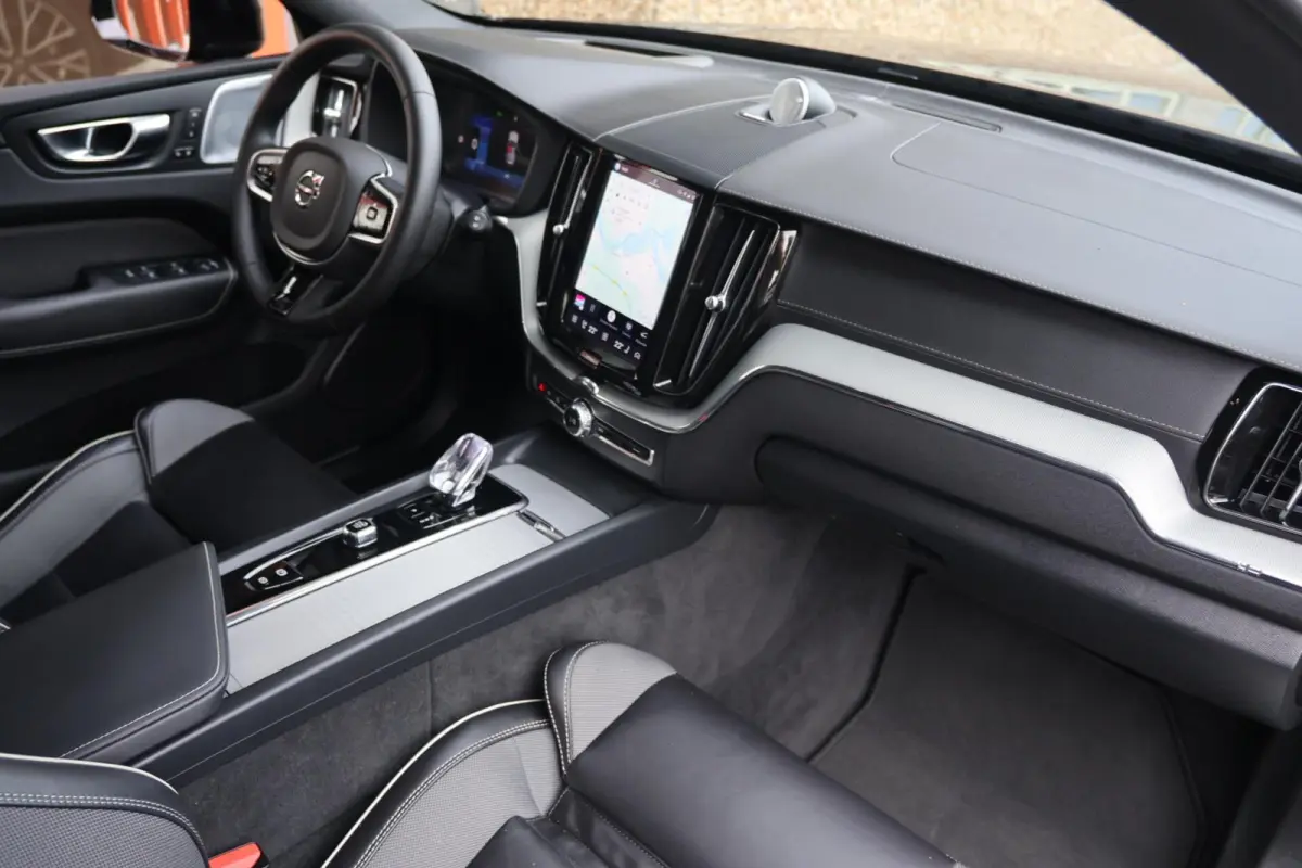 T8 Recharge AWD HEICO Black Edition | Stoelverwarming | Trekhaak | Panoramadak | HUD | 360° Camera | B&W | BLIS | Pilot Assist | Full Options