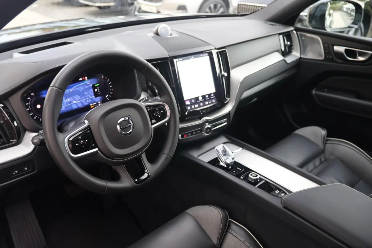 T8 Recharge AWD HEICO Black Edition | Stoelverwarming | Trekhaak | Panoramadak | HUD | 360° Camera | B&W | BLIS | Pilot Assist | Full Options
