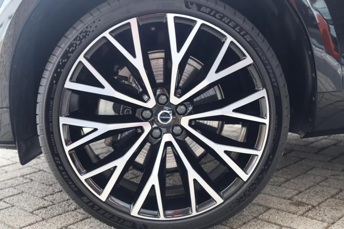 T8 Recharge AWD HEICO Black Edition | Stoelverwarming | Trekhaak | Panoramadak | HUD | 360° Camera | B&W | BLIS | Pilot Assist | Full Options