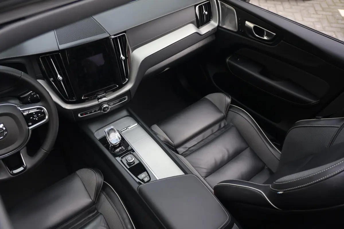 T8 Recharge AWD HEICO Black Edition | Stoelverwarming | Trekhaak | Panoramadak | HUD | 360° Camera | B&W | BLIS | Pilot Assist | Full Options