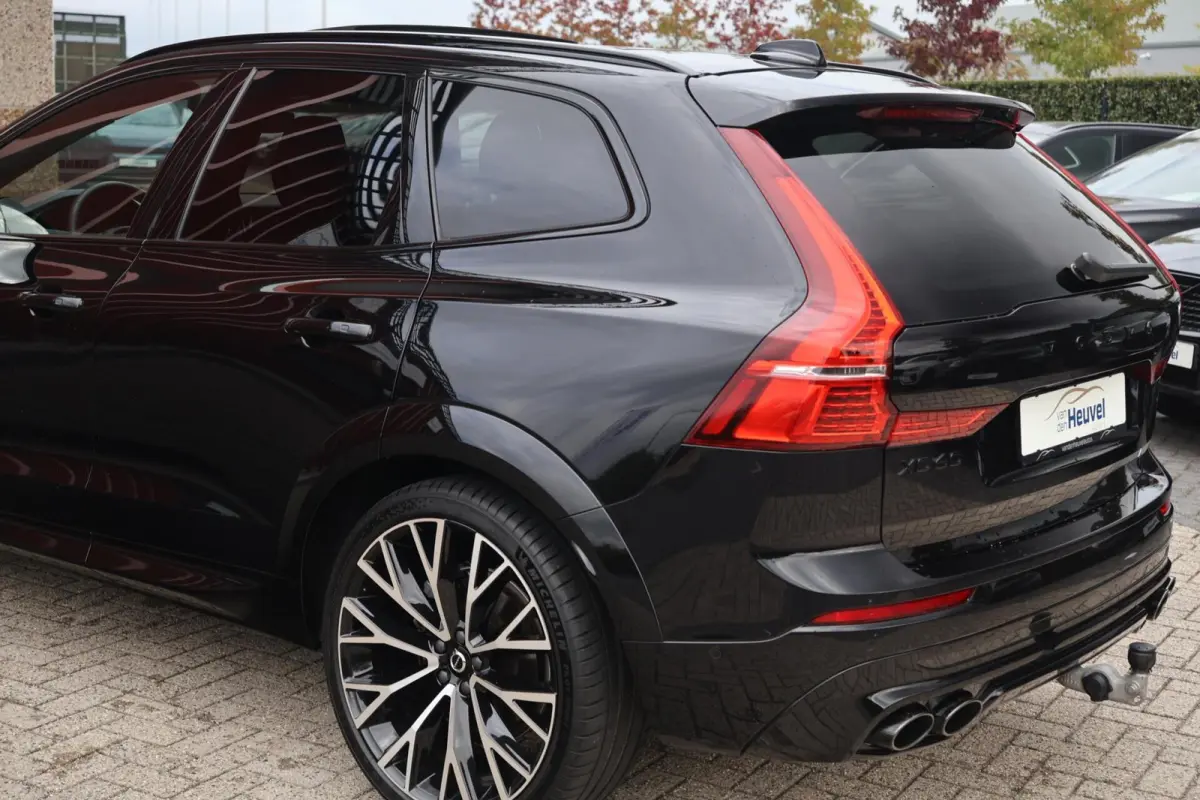 T8 Recharge AWD HEICO Black Edition | Stoelverwarming | Trekhaak | Panoramadak | HUD | 360° Camera | B&W | BLIS | Pilot Assist | Full Options