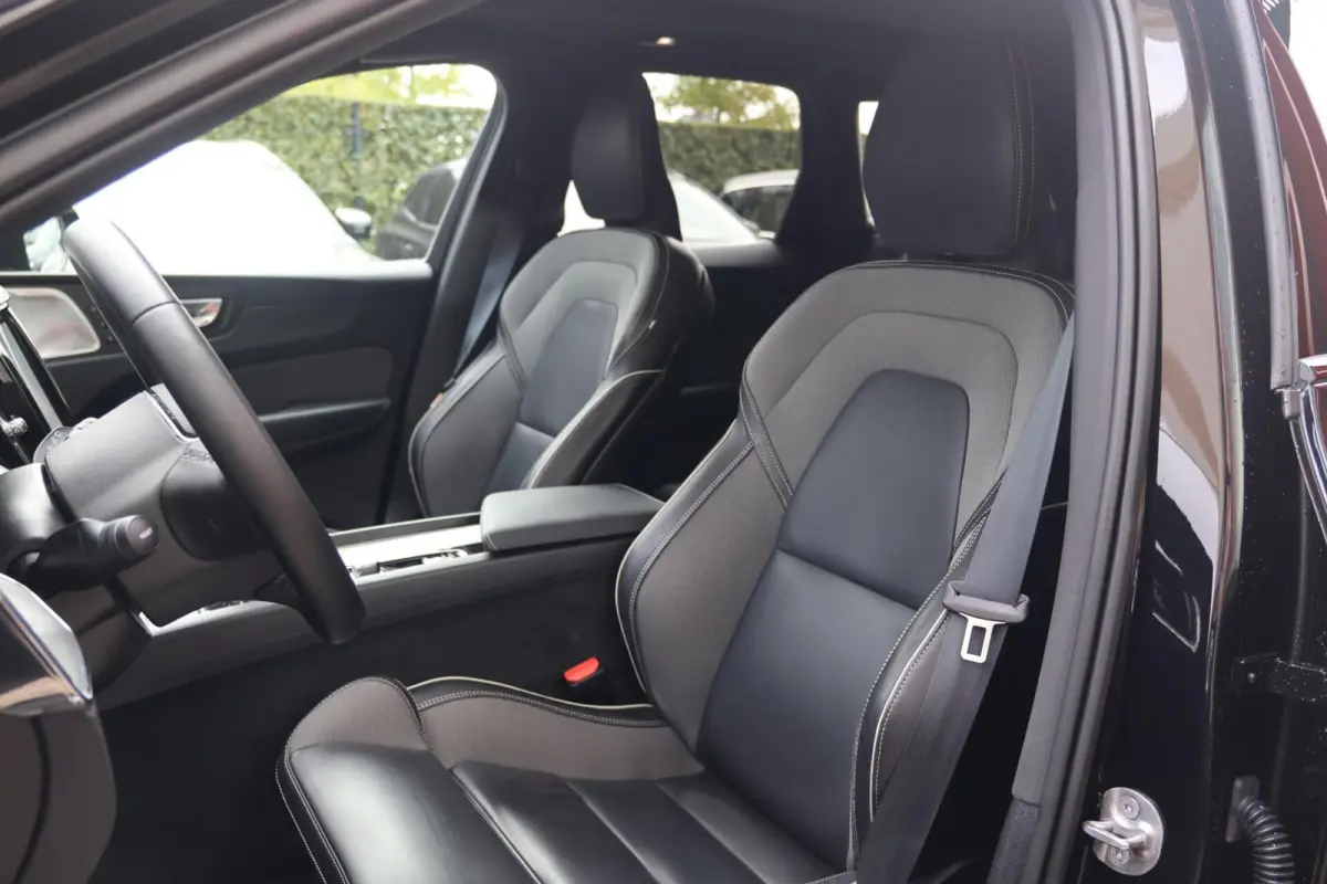 T8 Recharge AWD HEICO Black Edition | Stoelverwarming | Trekhaak | Panoramadak | HUD | 360° Camera | B&W | BLIS | Pilot Assist | Full Options