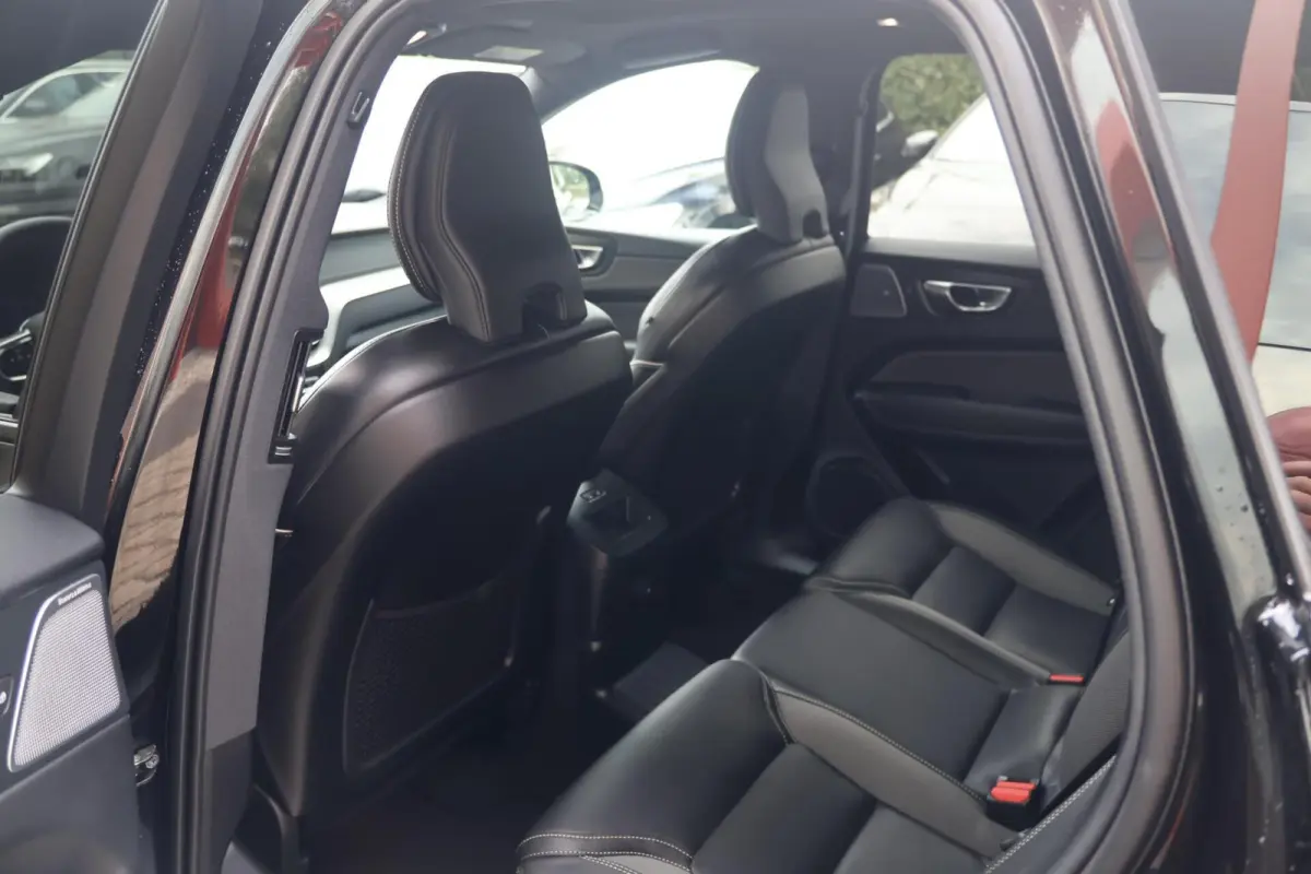 T8 Recharge AWD HEICO Black Edition | Stoelverwarming | Trekhaak | Panoramadak | HUD | 360° Camera | B&W | BLIS | Pilot Assist | Full Options