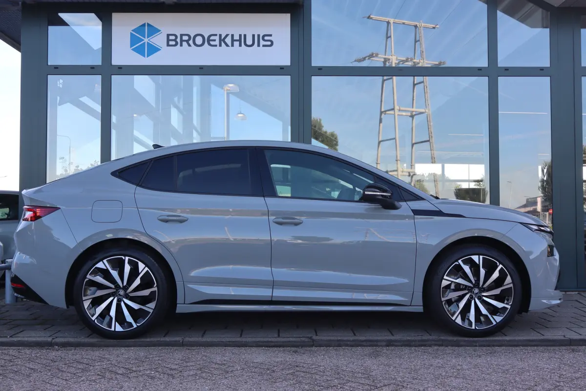 Sportline 286PK | Aansluitpunt voor DC snelladen tot 135kW (85) | Adaptive Cruise control met speed limiter | Bandenspanningscontrolesysteem
