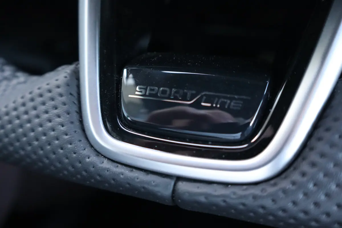 Sportline 286PK | Aansluitpunt voor DC snelladen tot 135kW (85) | Adaptive Cruise control met speed limiter | Bandenspanningscontrolesysteem