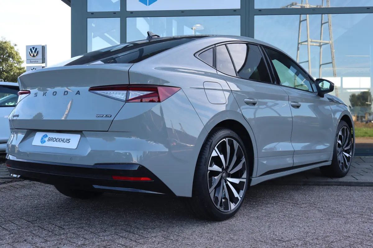 Sportline 286PK | Aansluitpunt voor DC snelladen tot 135kW (85) | Adaptive Cruise control met speed limiter | Bandenspanningscontrolesysteem